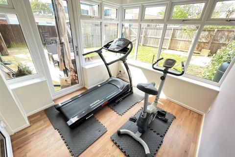 16 Avondale, Cotgrave, Nottingham, NG12 3LR