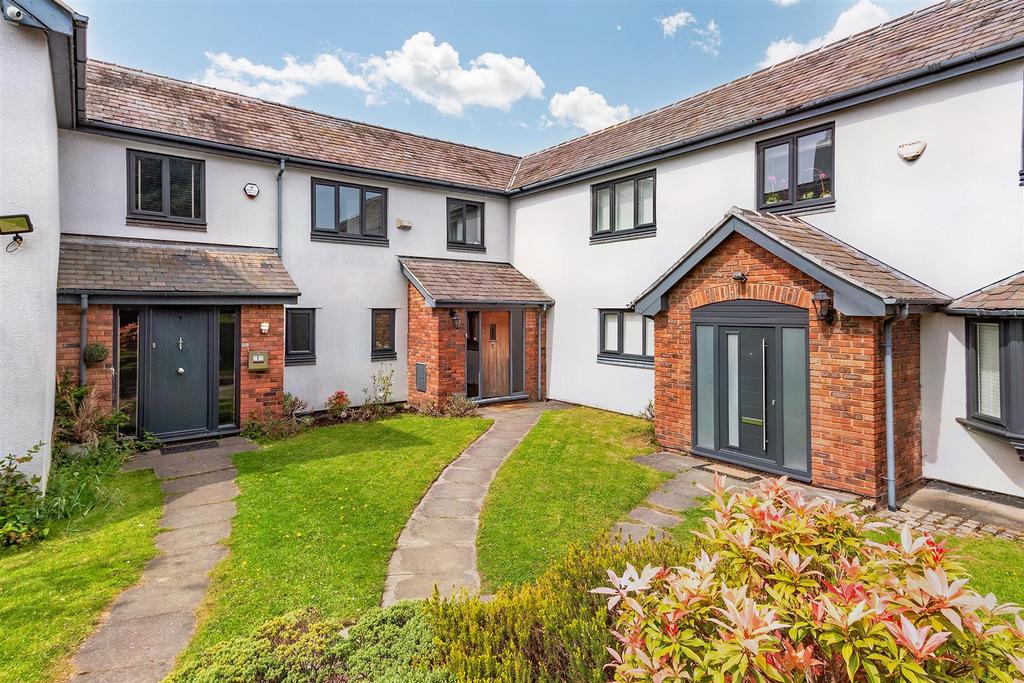 Bow Green Road, Bowdon, Altrincham 3 bed semidetached house for sale £525,000