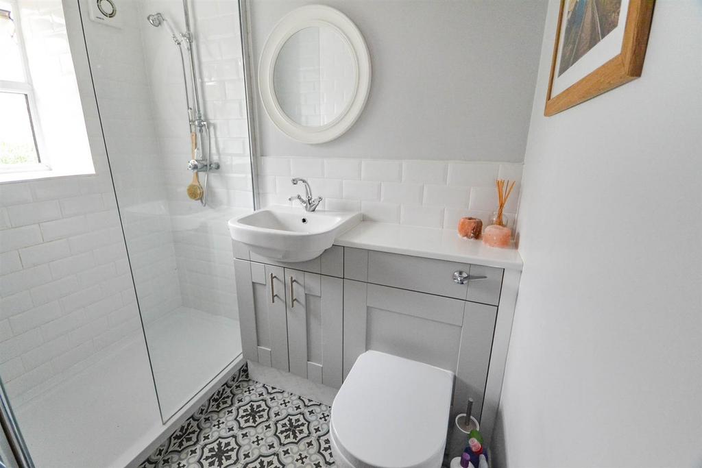 Bathroom.JPG