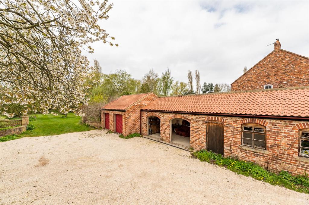 Outbuildings/garage