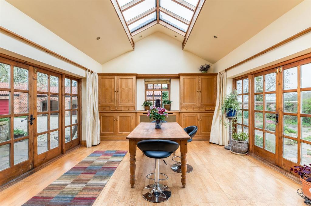 Dining/sun room