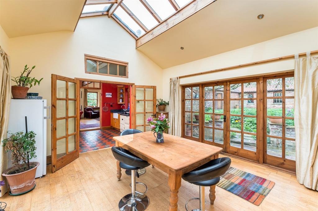 Dining/sun room