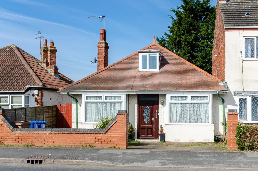 Hollym Road, Withernsea 2 bed semidetached bungalow for sale £165,000
