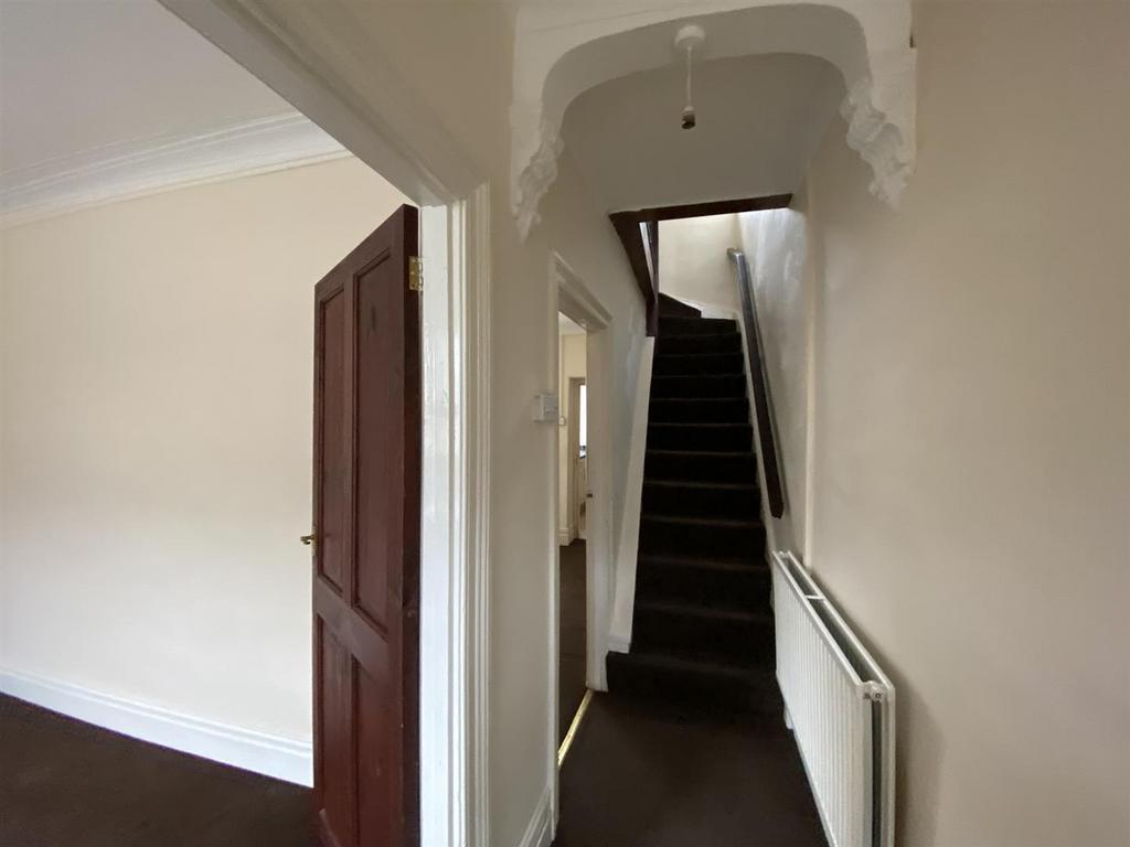 Stepney Road, Pwll, Llanelli 3 bed property £800 pcm (£185 pw)