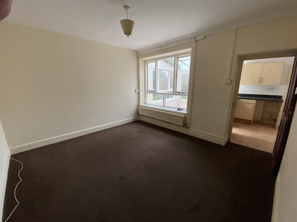 Stepney Road, Pwll, Llanelli 3 bed property £800 pcm (£185 pw)
