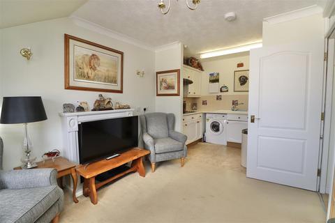 1 bedroom flat for sale, Betterton Court, Pocklington, York