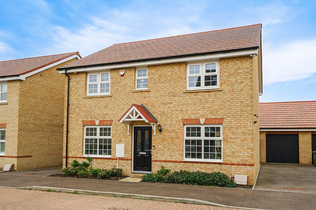 Lister Corner, Leighton Buzzard 4 bed detached house for sale £550,000
