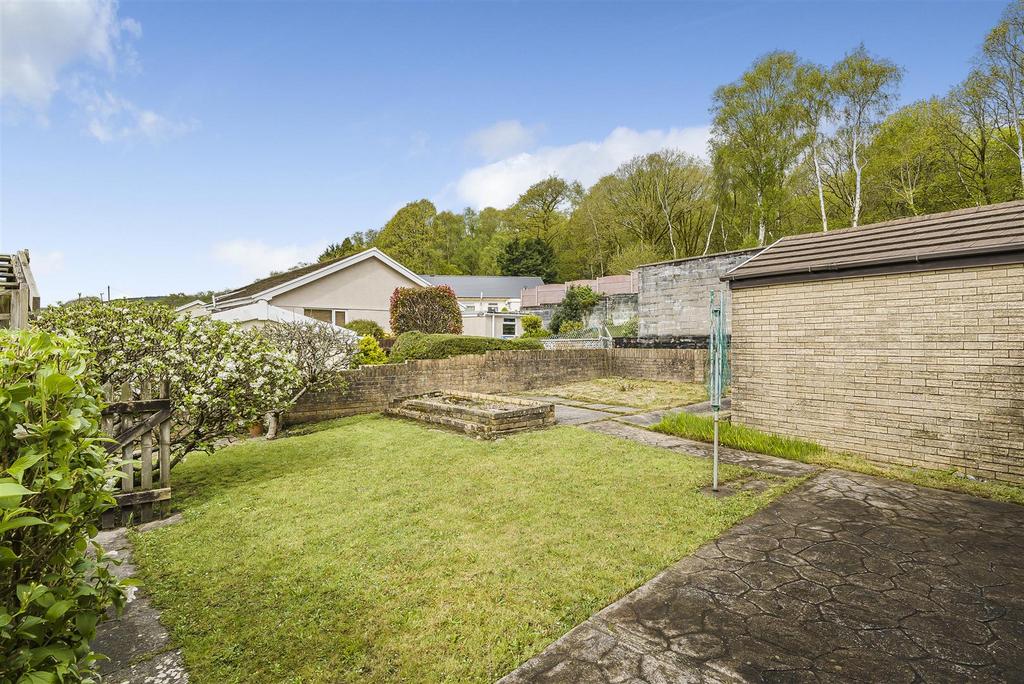Kingrosia Park, Clydach, Swansea 3 bed detached bungalow for sale £270,000