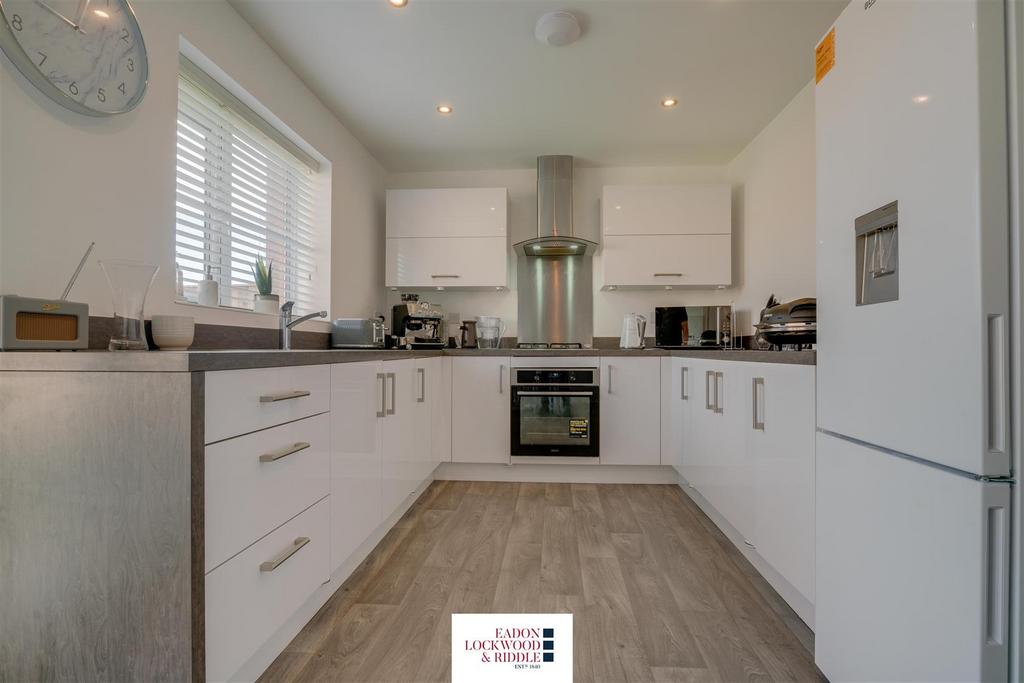 Cutlers Walk, Wickersley, Rotherham 4 bed detached house £345,000