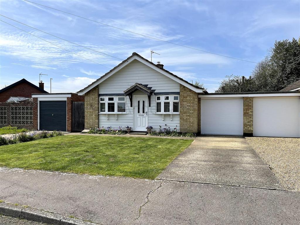 Chestnut Crescent, Carlton Colville, Lowestoft 2 bed semidetached