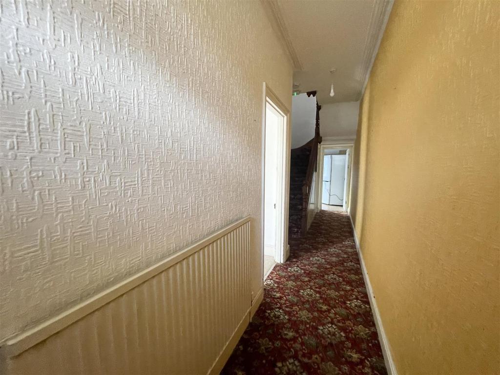 9 Penglais Terrace, Aberystwyth 6 bed terraced house for sale £235,000
