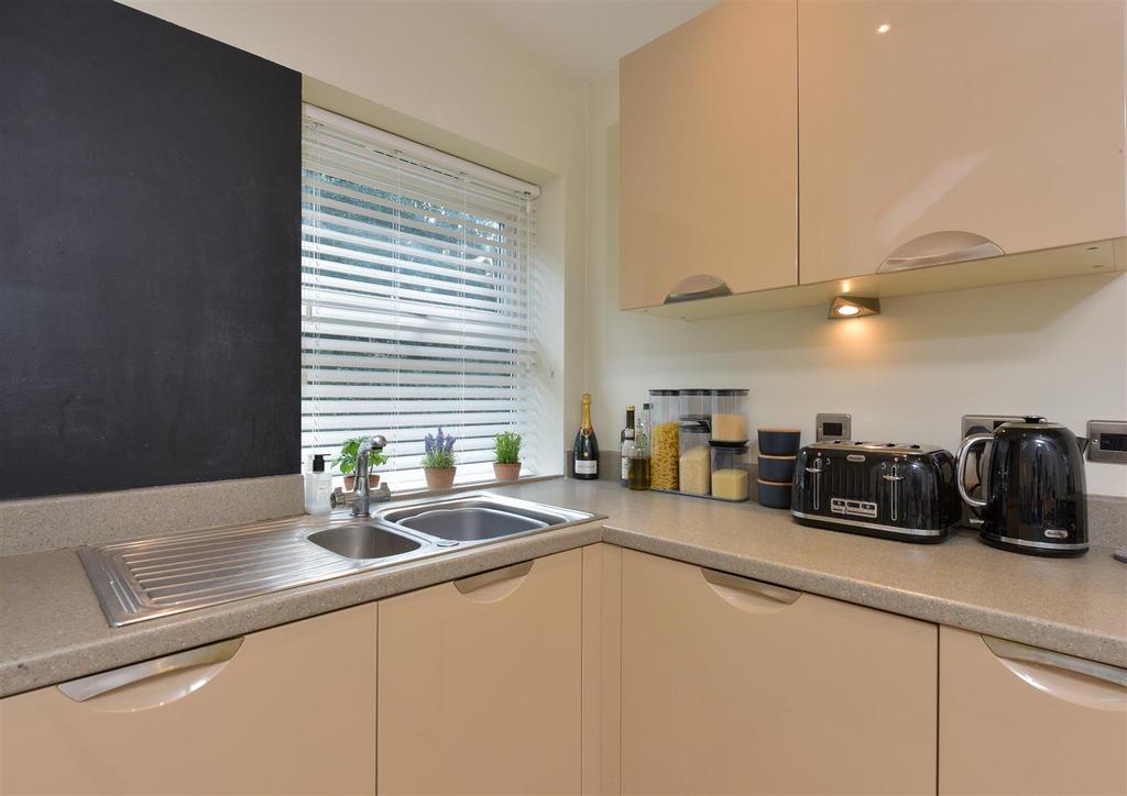 20a Vicarage Rd 018.jpg