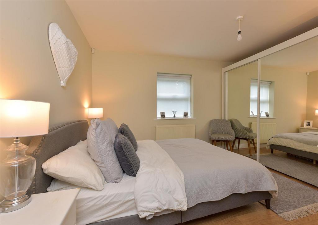 20a Vicarage Rd 001.jpg