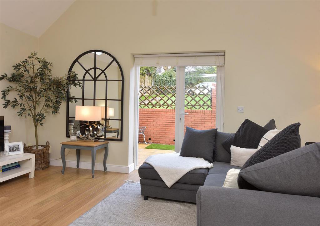 20a Vicarage Rd 021.jpg