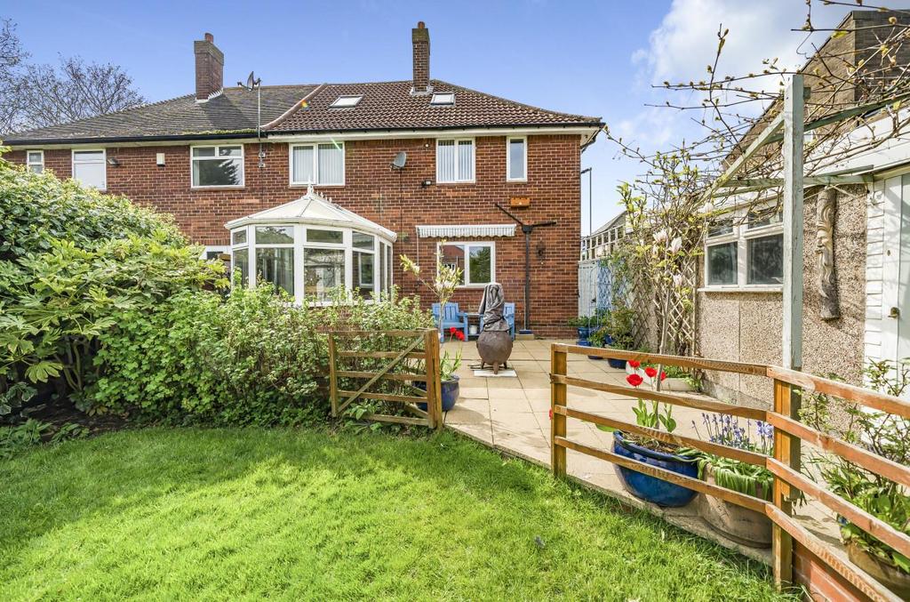 Parkstone Avenue, Leeds 4 bed semidetached house £375,000