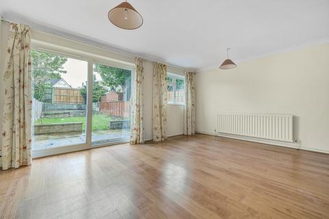 3 bedroom terraced house to rent, Franklin Close, Whetstone