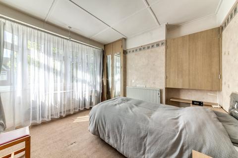 92 Edgehill Road, Mitcham, CR4 2HW