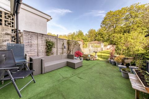 92 Edgehill Road, Mitcham, CR4 2HW