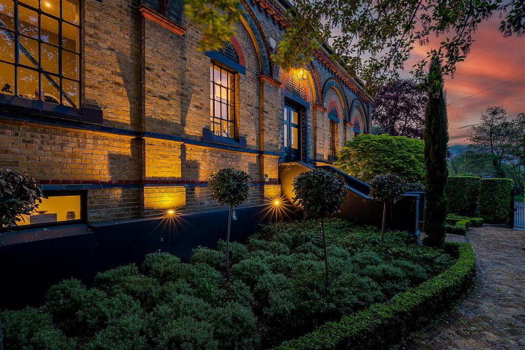 The Pump House [Night Shoot]-4.jpg