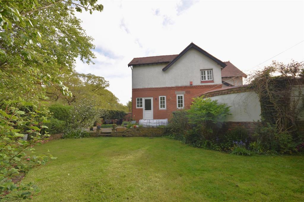 Parkgate Lane, Neston 2 bed cottage for sale £425,000