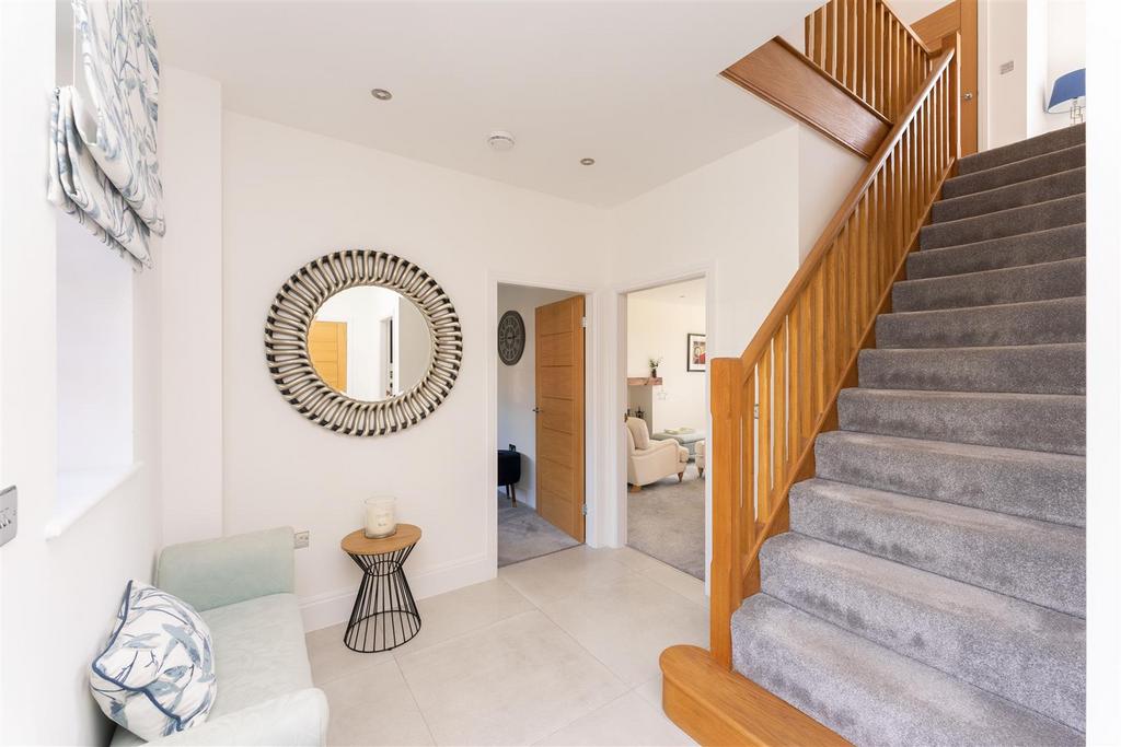 Stables Close, Thornton Hough, Wirral 5 bed detached house £1,195,000