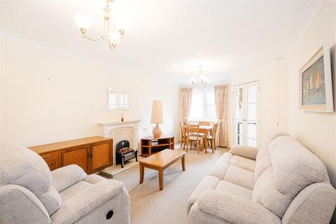 1 bedroom retirement property for sale - Kingswood Court, Chingford