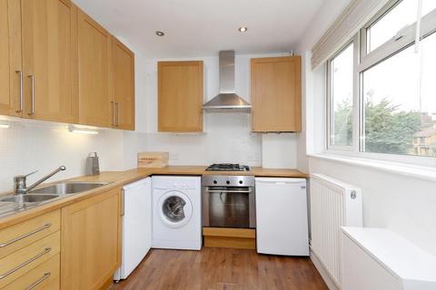Flat 183, Fellows Court Weymouth Terrace, London, E2 8LQ
