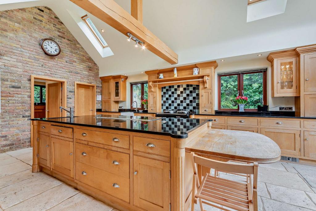 Ashmore Green Road, Cold Ash, Thatcham, Berkshire 5 bed detached house