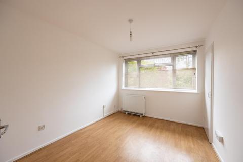 2 bedroom flat to rent, Boundary Road, Newbury, RG14