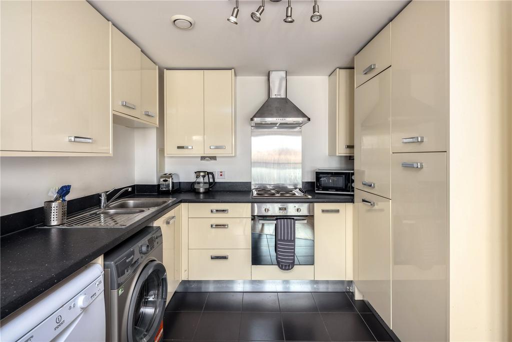 Clement Attlee House, 61 Cardigan Road, London, E3 2 bed flat for sale