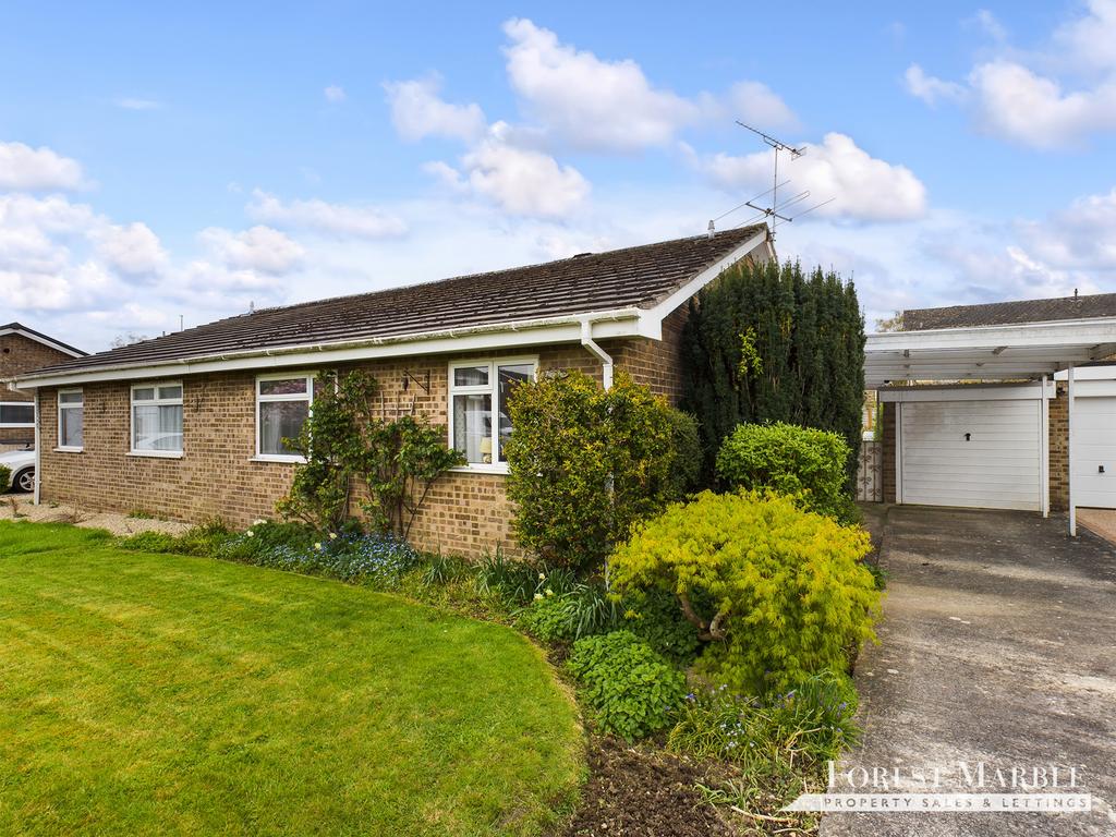 Bridge Close, Gillingham 2 bed bungalow £220,000