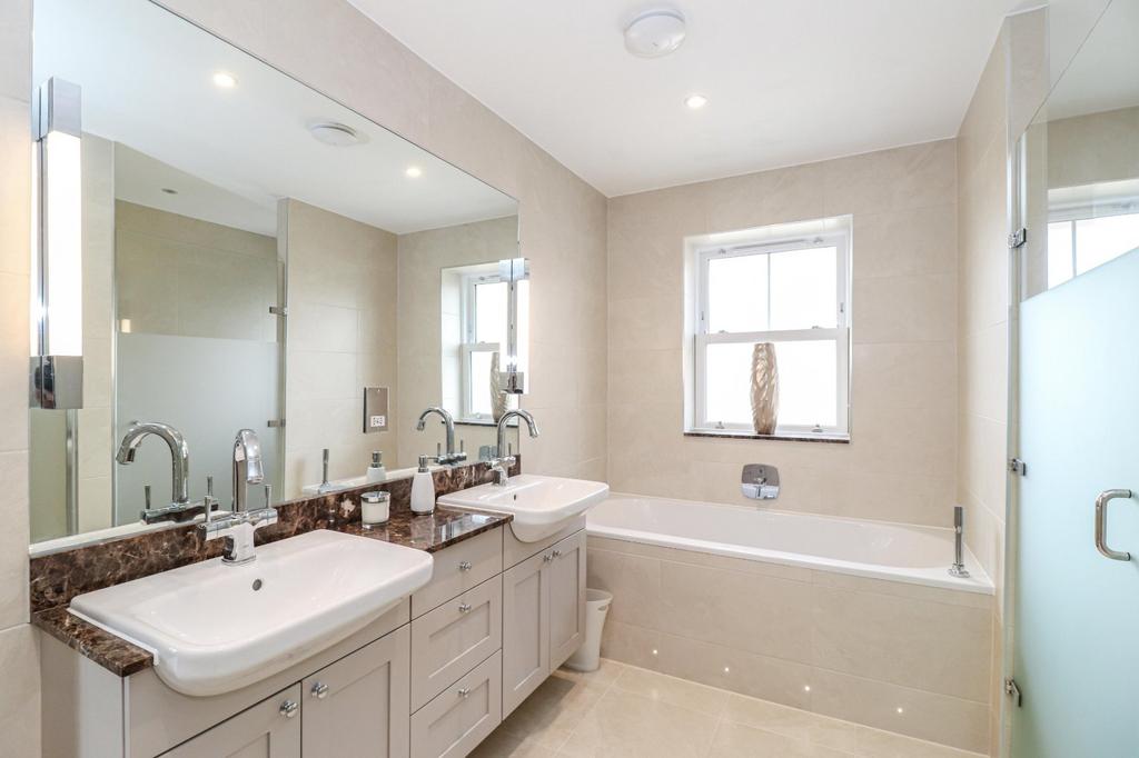 En Suite Bathroom