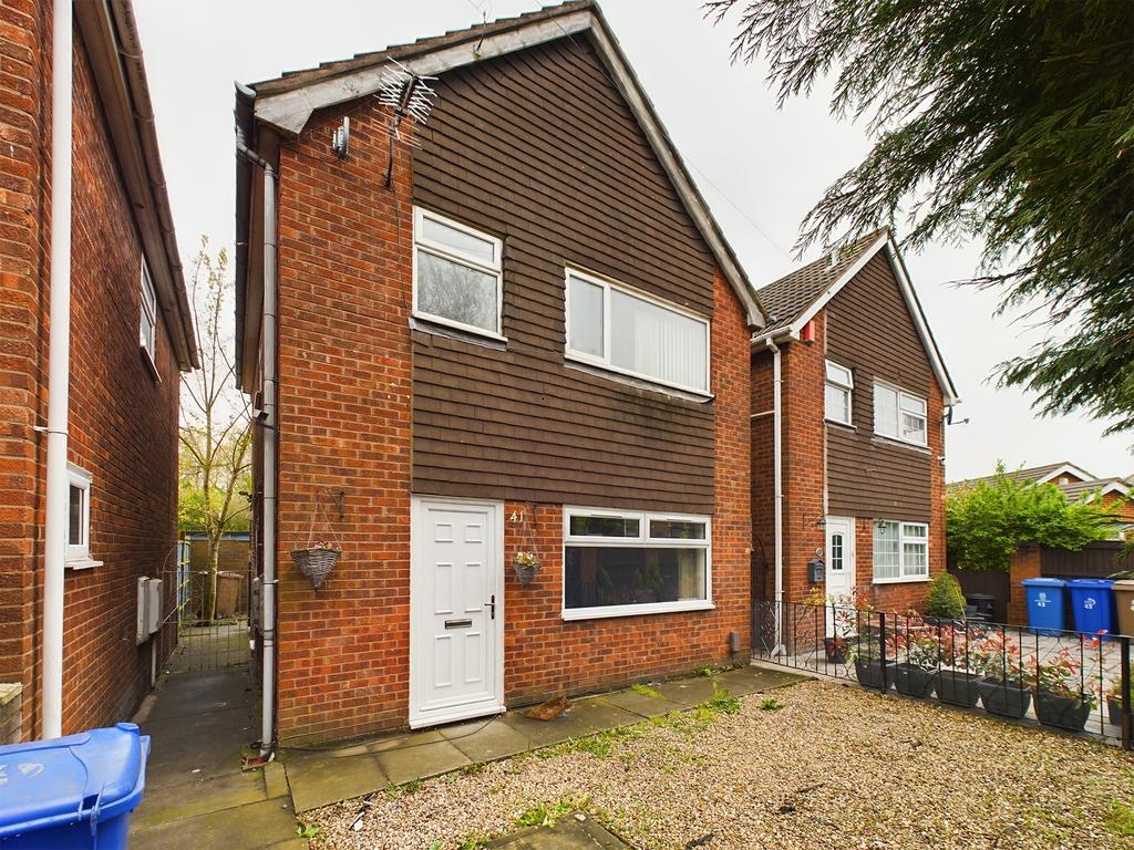 Werrington Road, Bucknall, StokeonTrent, ST2 3 bed detached house for sale £130,000