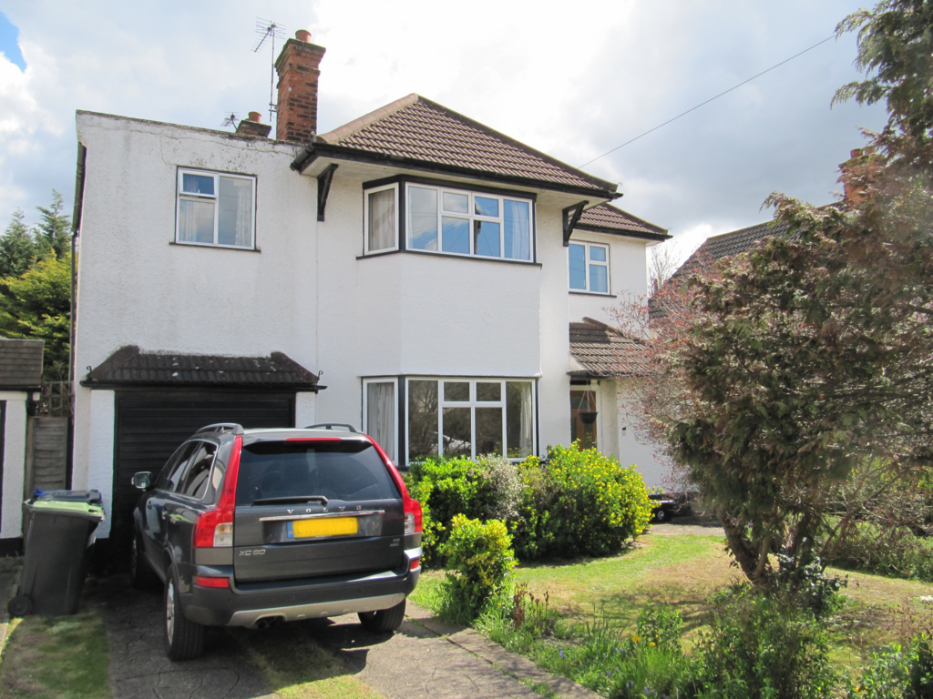 Richings Park, Iver 4 bed detached house for sale £900,000