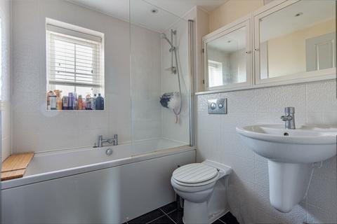 22 Kingcup Close, Catshill, Bromsgrove, B61 0GH