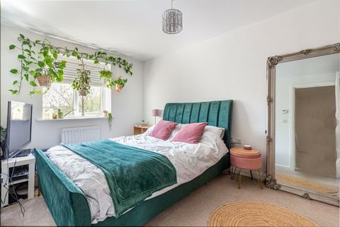 22 Kingcup Close, Catshill, Bromsgrove, B61 0GH