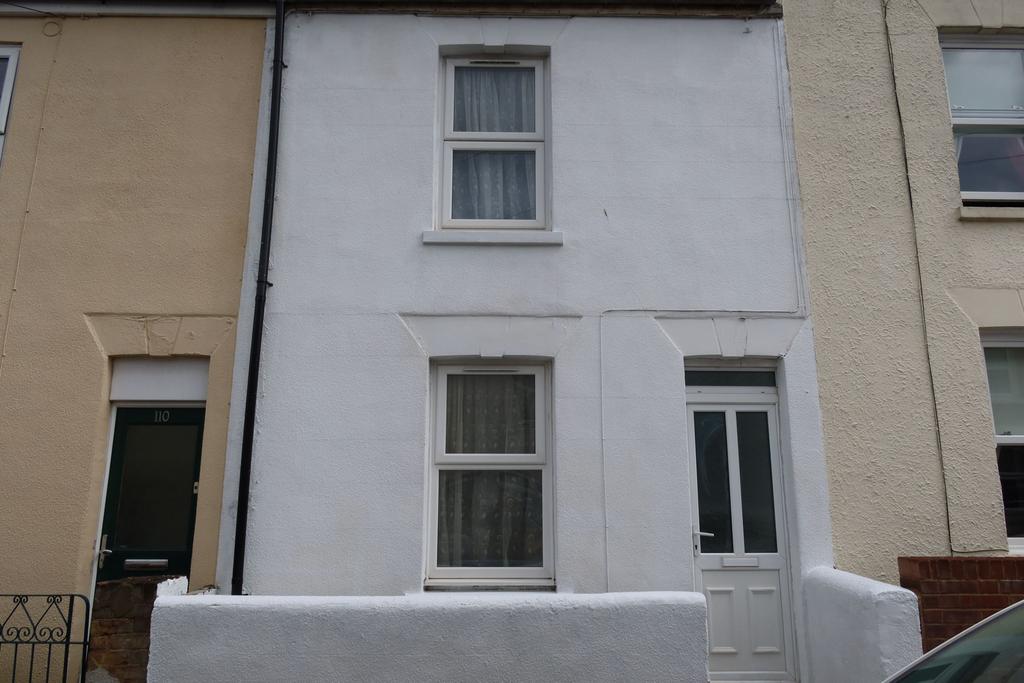 Britton Street, Gillingham, Medway 2 bed terraced house £1,100 pcm (£