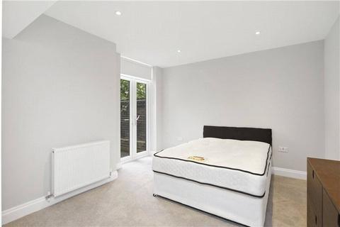 3 bedroom apartment to rent, Loftus Road, Shepherds Bush, London, W12