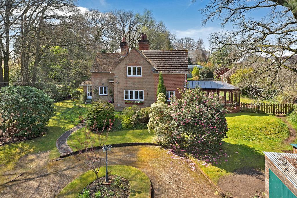 West Hill Road, West Hill, Ottery St. Mary, Devon, EX11 4 bed detached