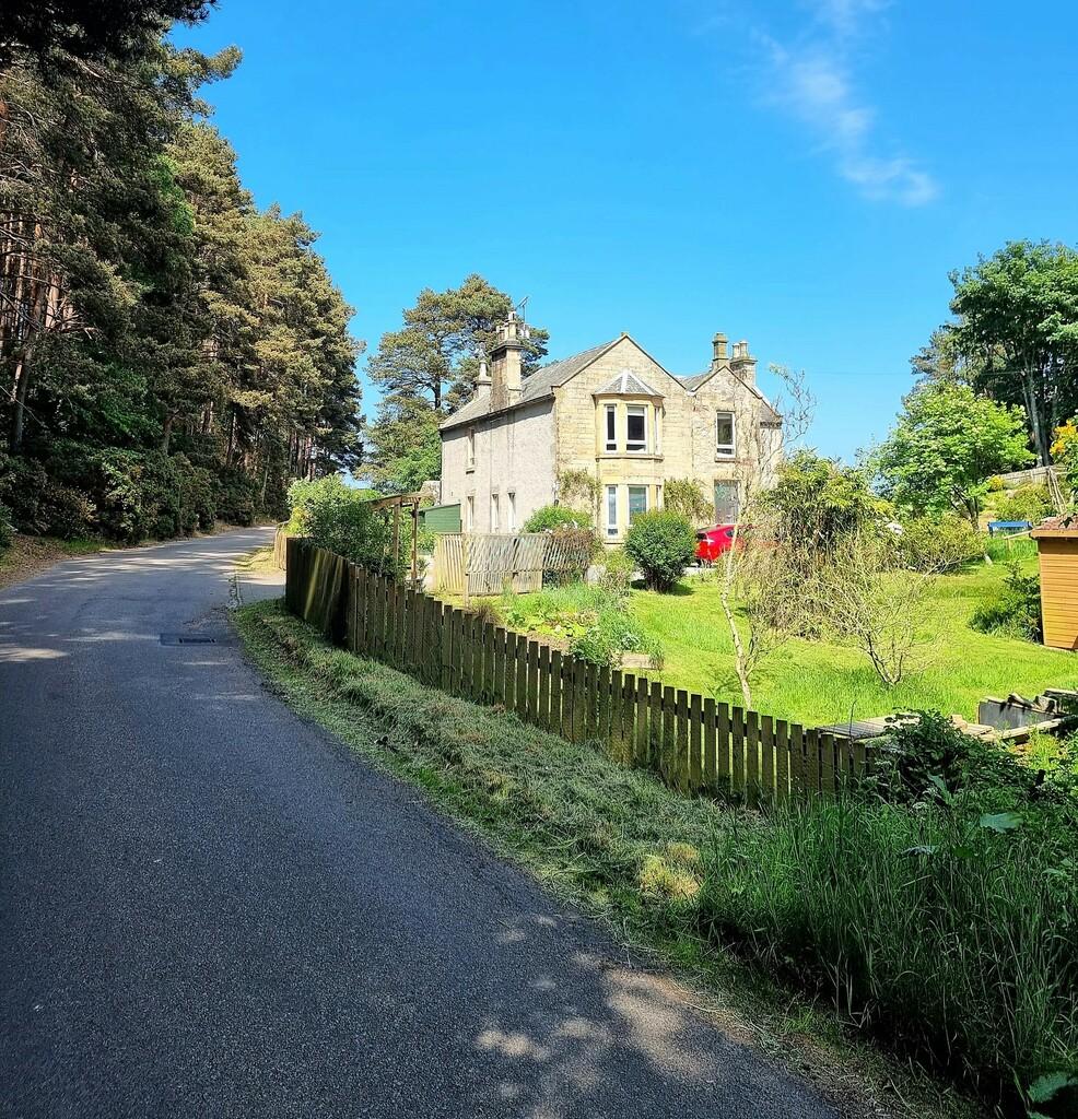 41 Edgehill Road 3 bed flat for sale £199,000