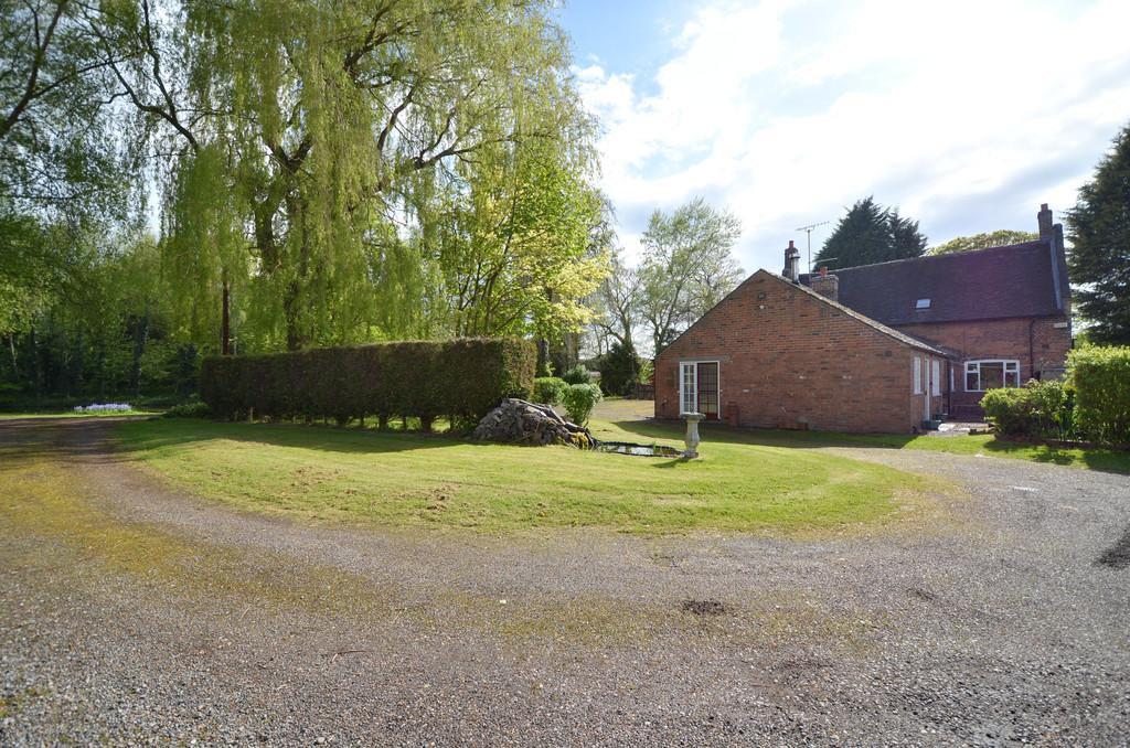 Gardens - The Flat, The Cottage, Weston Hall.jpg