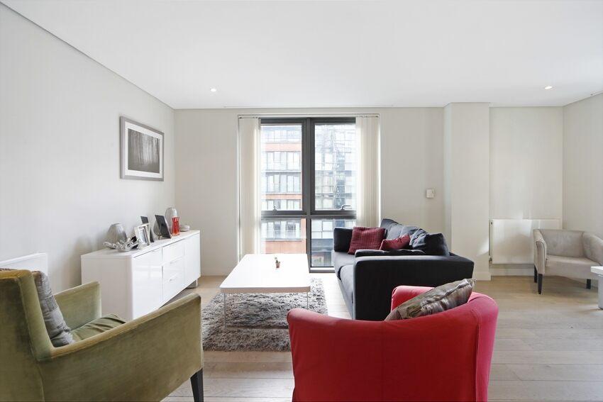 4 Merchant Square East London W2 2 bed apartment - £4,117 pcm (£950 pw)