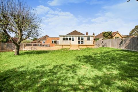 4 bedroom bungalow for sale, Summersvere Close, Three Bridges, RH10