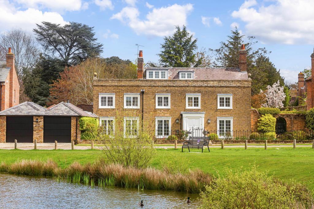 West Common, Gerrards Cross, SL9 4 bed detached house for sale £2,250,000
