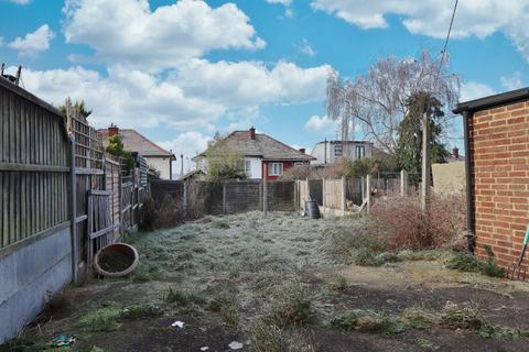 67 Boxmoor Road, Romford, RM5 2SH