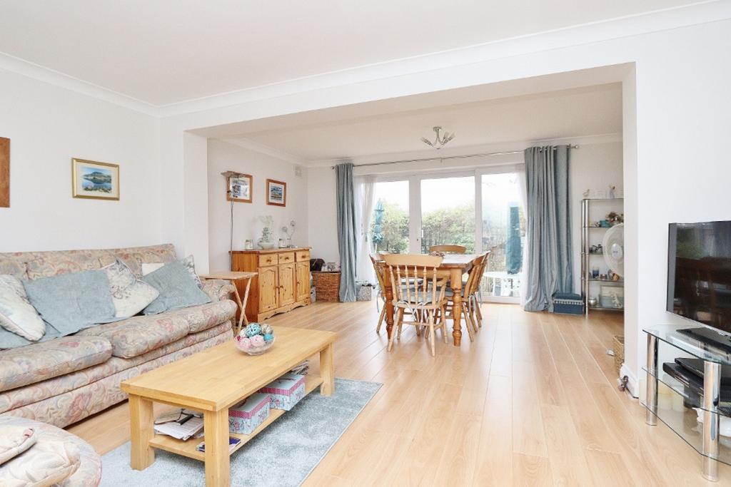 Mount Pleasant Road, Collier Row, RM5 3 bed end of terrace house for