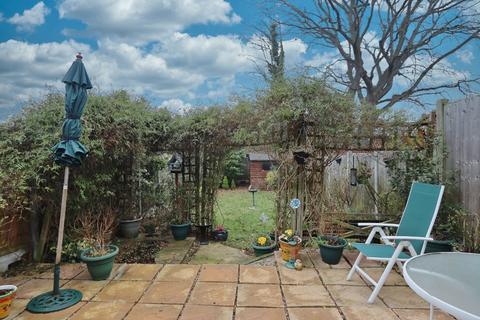 19 Mount Pleasant Road, Romford, RM5 3YP