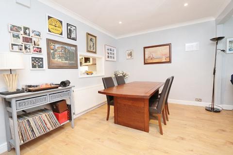 28 The Drive, Collier Row, Romford, RM5 3TR