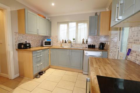 54 Coombe Road, Romford, RM3 0TX