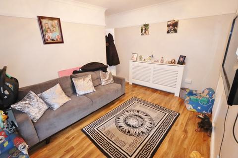 54 Coombe Road, Romford, RM3 0TX